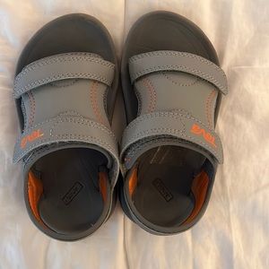 Teva psyclone sandal BRAND NEW